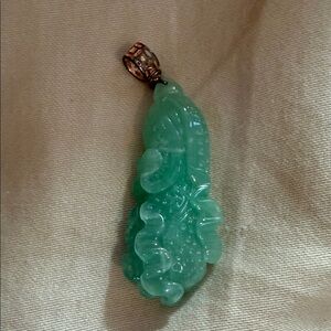 Elegant Green jadeite Pendant Necklace